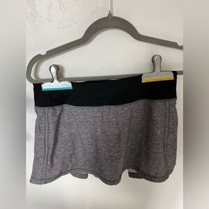Lululemon pace rival skirt Gray and Black like new